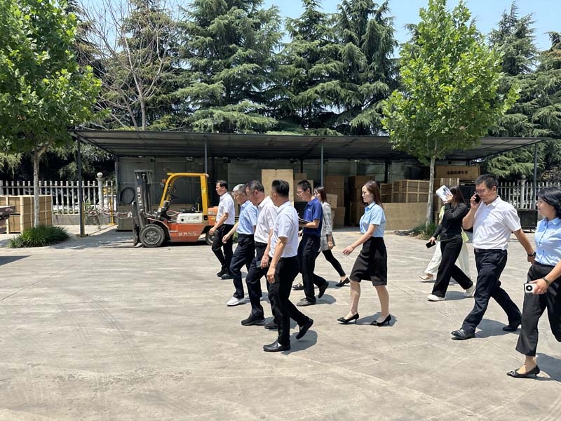 歡迎崔市長、工信局張局長蒞臨辰宏醫(yī)療集團指導(dǎo)工作